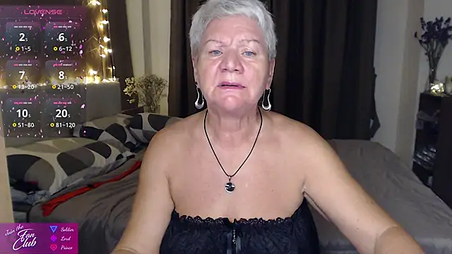 roxana brooks online show from May 18, 2026, 2:23 pm