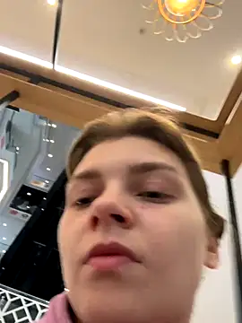 Snapshot of ValenciaShock chatting on October 12, 2025, 6:45 am ValenciaShock online show from October 12, 2025, 6:45 am