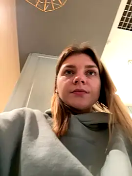 Snapshot of ValenciaShock chatting on November 6, 2025, 6:47 am ValenciaShock online show from November 6, 2025, 6:47 am