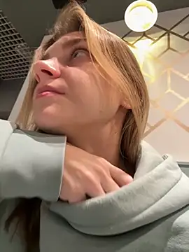 Snapshot of ValenciaShock chatting on November 7, 2025, 6:46 am ValenciaShock online show from November 7, 2025, 6:46 am