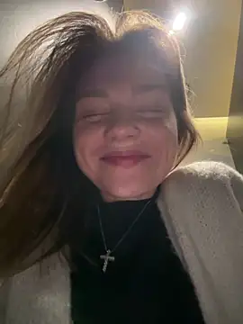 Snapshot of ValenciaShock chatting on December 17, 2025, 6:41 am ValenciaShock online show from December 17, 2025, 6:41 am