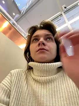 Snapshot of ValenciaShock chatting on December 23, 2025, 7:06 am ValenciaShock online show from December 23, 2025, 7:06 am