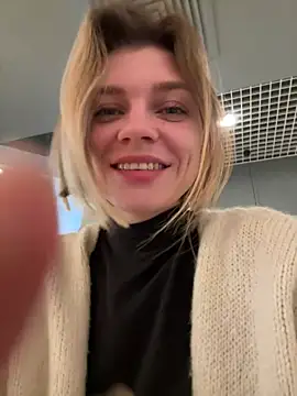 Snapshot of ValenciaShock chatting on February 15, 2026, 6:54 am ValenciaShock online show from February 15, 2026, 6:54 am