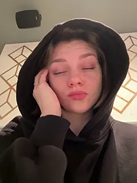 Snapshot of ValenciaShock chatting on February 21, 2026, 6:36 am ValenciaShock online show from February 21, 2026, 6:36 am