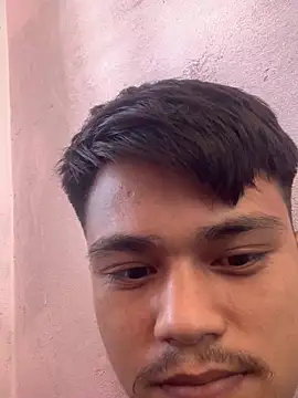 Hullax online show from November 6, 2025, 4:24 am