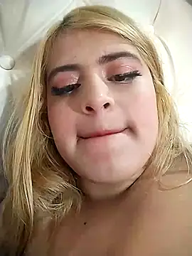 Snapshot of bella_star21 chatting on January 22, 2025, 4:44 am bella star21 online show from January 22, 2025, 4:44 am