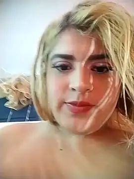 Snapshot of bella_star21 chatting on February 22, 2025, 3:01 am bella star21 online show from February 22, 2025, 3:01 am