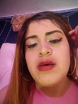 Snapshot of bella_star21 chatting on October 2, 2025, 2:24 pm bella star21 online show from October 2, 2025, 2:24 pm