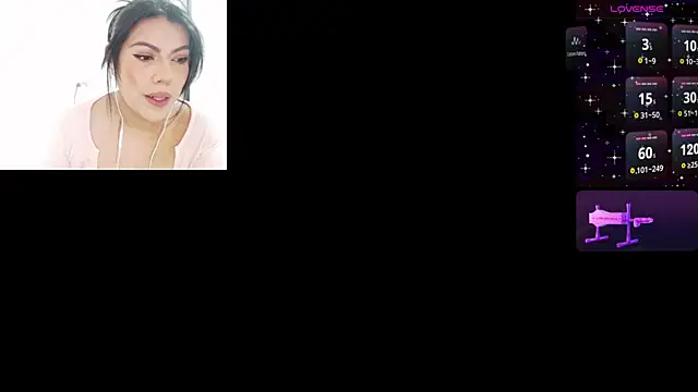 sarah escobar  online show from October 20, 2025, 1:11 pm