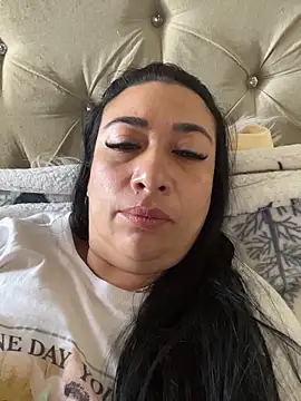 Snapshot of Karina_Yang chatting on December 14, 2025, 12:32 pm Karina Yang online show from December 14, 2025, 12:32 pm