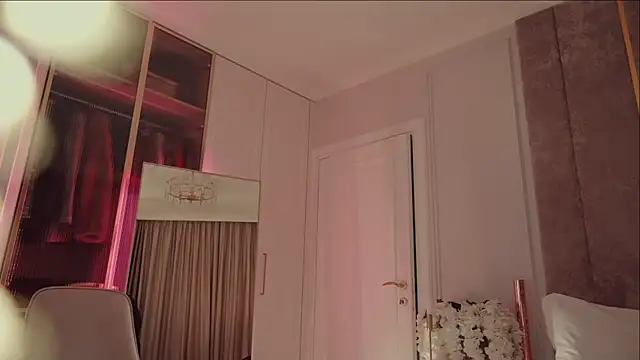 Snapshot of MilaDYstarlight chatting on January 17, 2026, 7:06 pm MilaDYstarlight online show from January 17, 2026, 7:06 pm