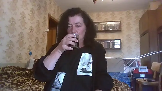 GypsiQueen2 online show from July 10, 2026, 4:20 pm