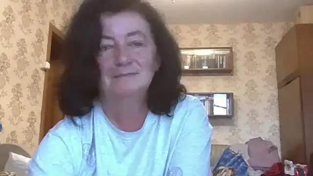 GypsiQueen2 online show from July 14, 2026, 7:02 am