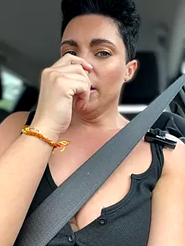 LukeLouHarvey online show from October 17, 2025, 5:21 am