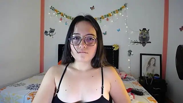 Snapshot of naughty_girl_4u chatting on February 12, 2025, 7:24 pm naughty girl 4u online show from February 12, 2025, 7:24 pm