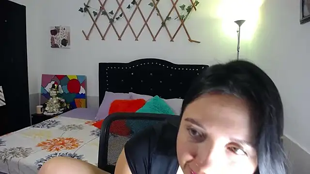 Snapshot of naughty_girl_4u chatting on May 7, 2026, 8:36 pm naughty girl 4u online show from May 7, 2026, 8:36 pm
