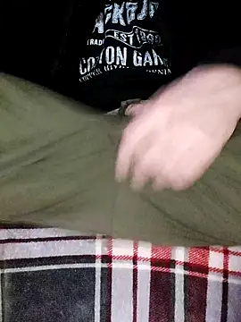 Snapshot of drivingguy chatting on December 18, 2025, 12:27 am drivingguy online show from December 18, 2025, 12:27 am