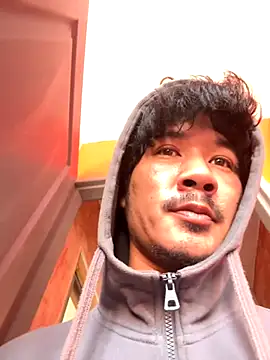 juniiorre online show from October 15, 2025, 11:54 am