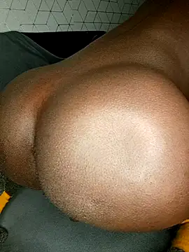 Texanguy01 online show from October 4, 2025, 1:47 am