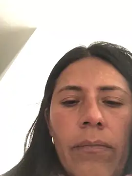 Snapshot of sharoon_cheerry chatting on March 18, 2026, 4:10 pm sharoon cheerry online show from March 18, 2026, 4:10 pm