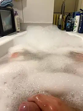 David19932908 online show from September 17, 2025, 4:52 pm