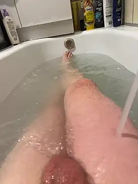 David19932908 online show from October 8, 2025, 3:53 pm