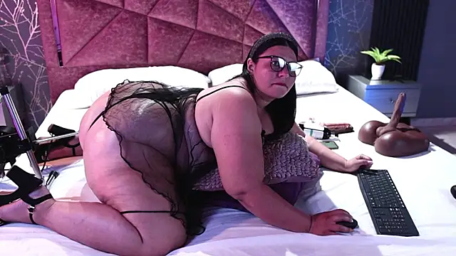 Amanda-Cruz online show from October 22, 2025, 12:55 am