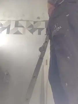 Snapshot of dheck2020 chatting on October 8, 2025, 10:35 am dheck2020 online show from October 8, 2025, 10:35 am