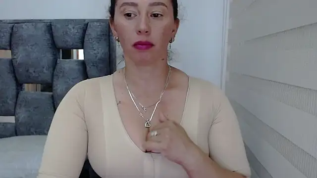 Snapshot of sara_hott_1 chatting on December 23, 2024, 7:52 pm sara hott 1 online show from December 23, 2024, 7:52 pm