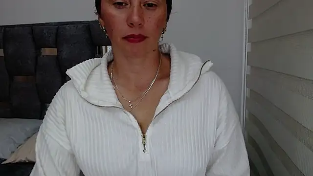 Snapshot of sara_hott_1 chatting on January 6, 2025, 6:31 pm sara hott 1 online show from January 6, 2025, 6:31 pm