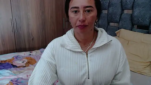 Snapshot of sara_hott_1 chatting on January 8, 2025, 7:34 pm sara hott 1 online show from January 8, 2025, 7:34 pm