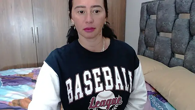Snapshot of sara_hott_1 chatting on January 23, 2025, 7:40 pm sara hott 1 online show from January 23, 2025, 7:40 pm