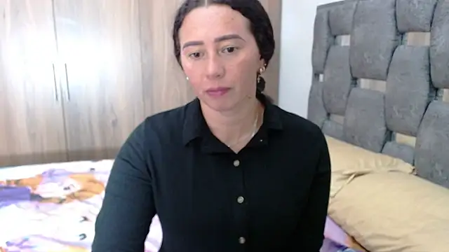 Snapshot of sara_hott_1 chatting on February 5, 2025, 8:46 pm sara hott 1 online show from February 5, 2025, 8:46 pm