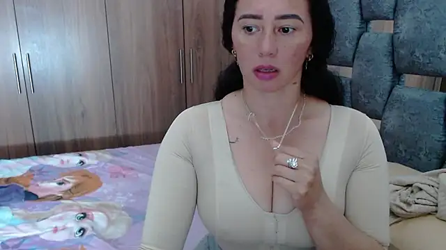 Snapshot of sara_hott_1 chatting on February 10, 2025, 7:28 pm sara hott 1 online show from February 10, 2025, 7:28 pm