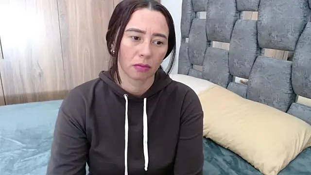 Snapshot of sara_hott_1 chatting on March 14, 2025, 6:50 pm sara hott 1 online show from March 14, 2025, 6:50 pm