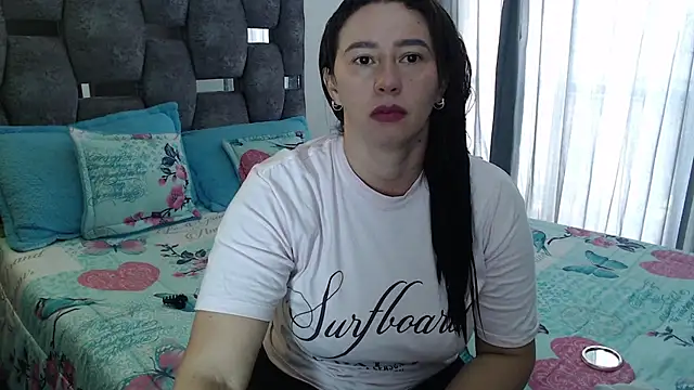 Snapshot of sara_hott_1 chatting on March 20, 2026, 2:33 pm sara hott 1 online show from March 20, 2026, 2:33 pm