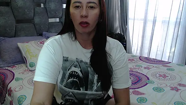Snapshot of sara_hott_1 chatting on April 2, 2026, 2:26 pm sara hott 1 online show from April 2, 2026, 2:26 pm