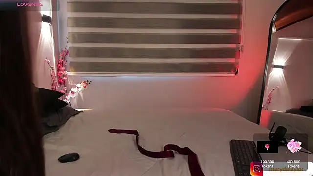 MERIDA TAYLOR online show from October 13, 2025, 2:06 pm