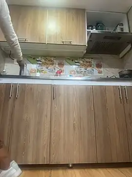 Snapshot of J_loren chatting on December 17, 2025, 10:38 pm J loren online show from December 17, 2025, 10:38 pm