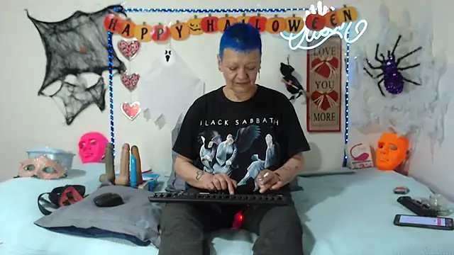 loquitaqueen011 online show from October 13, 2025, 8:53 pm