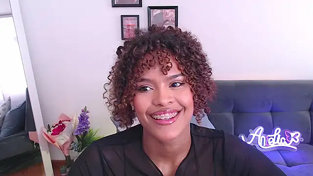 Snapshot of Amelia_bss chatting on February 19, 2025, 2:01 pm Amelia bss online show from February 19, 2025, 2:01 pm