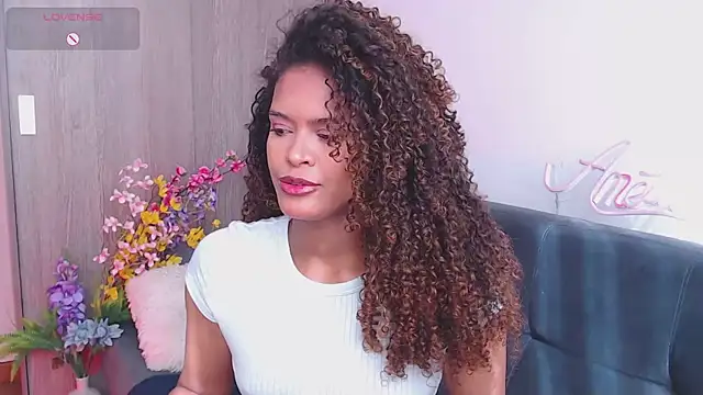 Snapshot of Amelia_bss chatting on September 17, 2025, 1:46 pm Amelia bss online show from September 17, 2025, 1:46 pm