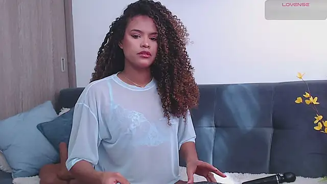 Snapshot of Amelia_bss chatting on October 21, 2025, 1:23 pm Amelia bss online show from October 21, 2025, 1:23 pm