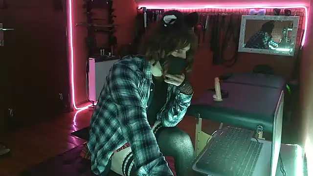 Ginny-the-bdsm-nympho online show from March 29, 2026, 5:02 pm