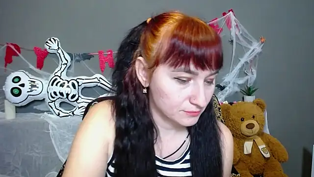 NinaFlawlees online show from November 1, 2025, 1:13 pm