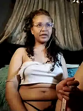 Hathorlove online show from December 17, 2024, 11:05 pm