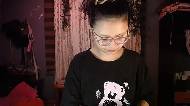 Snapshot of Hathorlove chatting on January 19, 2026, 12:58 am Hathorlove online show from January 19, 2026, 12:58 am