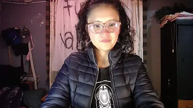 Snapshot of Hathorlove chatting on February 17, 2026, 4:09 am Hathorlove online show from February 17, 2026, 4:09 am