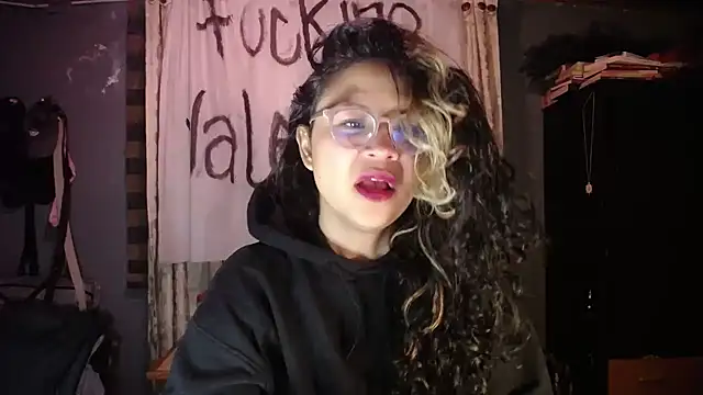 Snapshot of Hathorlove chatting on February 18, 2026, 7:04 am Hathorlove online show from February 18, 2026, 7:04 am