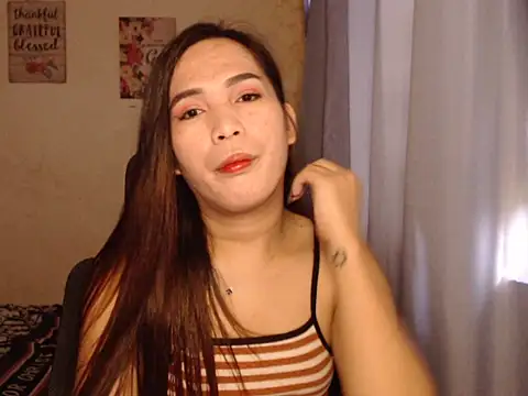 Snapshot of Msyensmith chatting on February 7, 2025, 6:56 am Msyensmith online show from February 7, 2025, 6:56 am